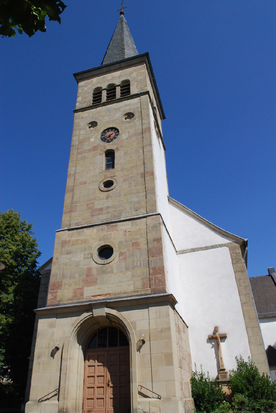 Foto: Pfarrkirche St. Peter und Paul Nalbach, Außenansicht, Dieter Lorig